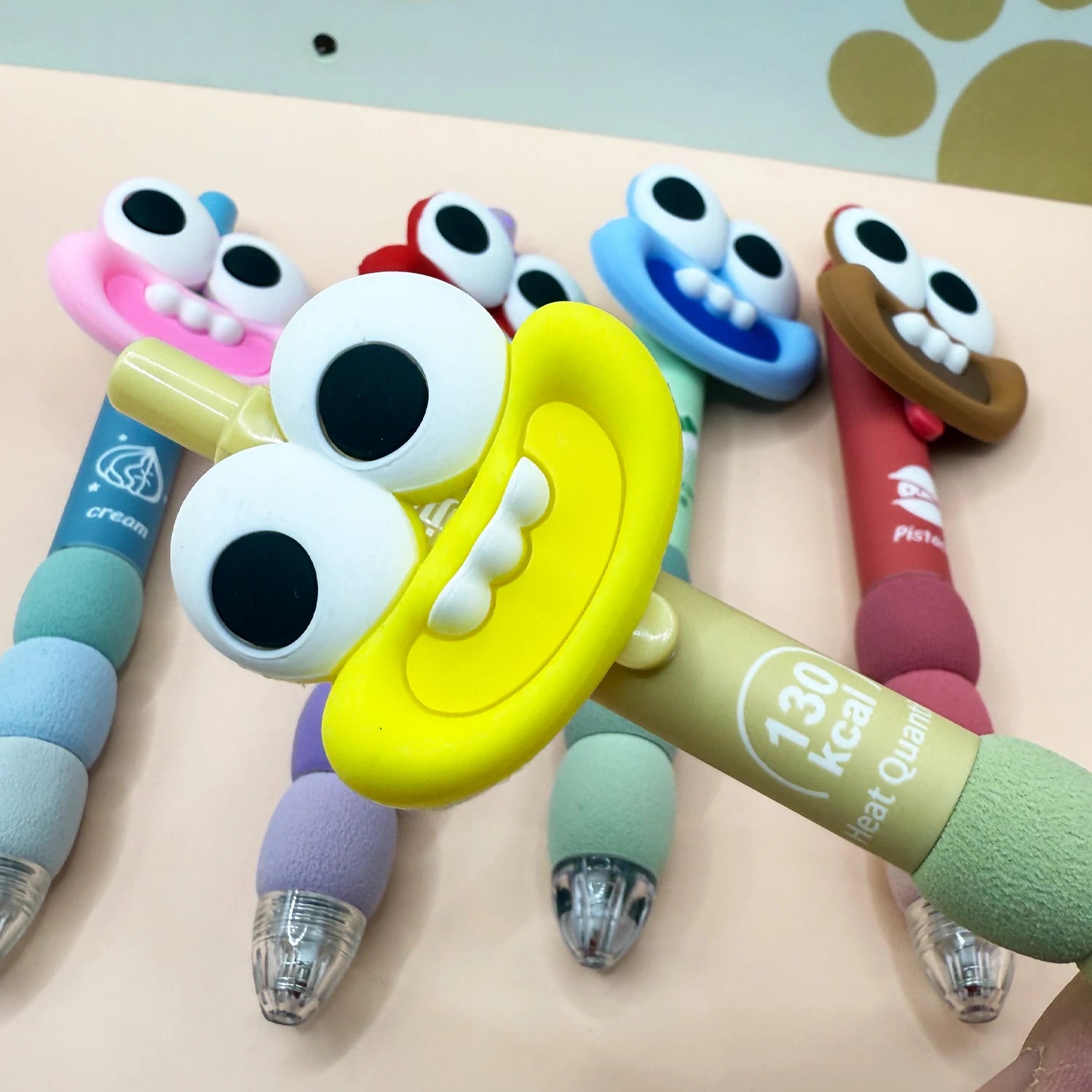 5 cute and creative ballpoint pens, black 0.5mm fine-tipped pens, suitable for school, office, and as a student gift.