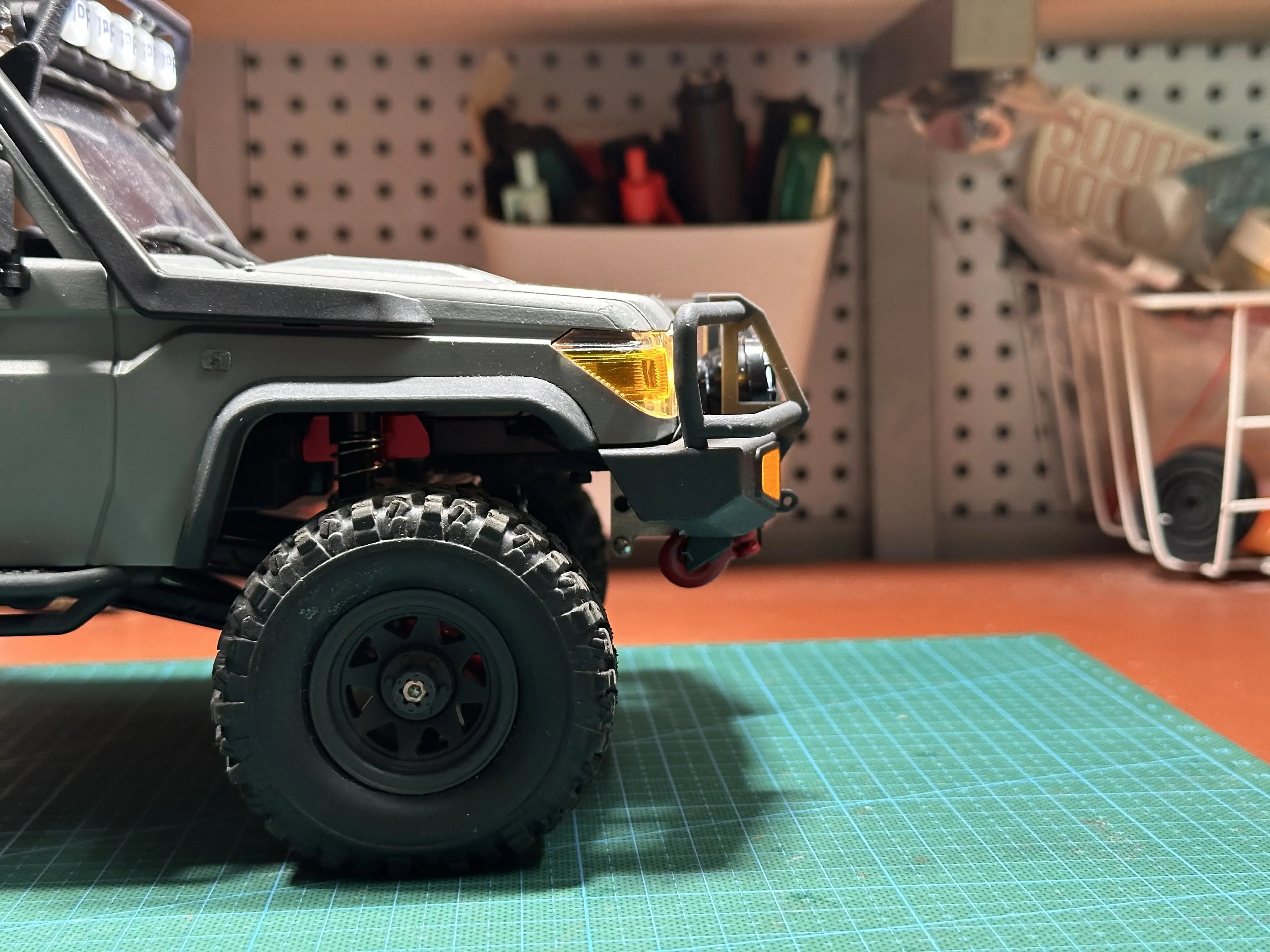 Short Truck Half Truck Off-road Vehicle Accessories Bumper ARB Style Modification Suitable for Remote Control Car MN82