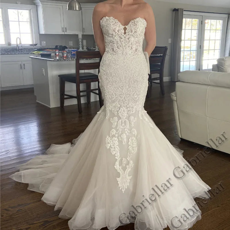 Gabriellar Charming Strapless Wedding Dresses A-line Pleat Lace Appliques Zipper Sweep Train Brautkleid De Mariee Customized