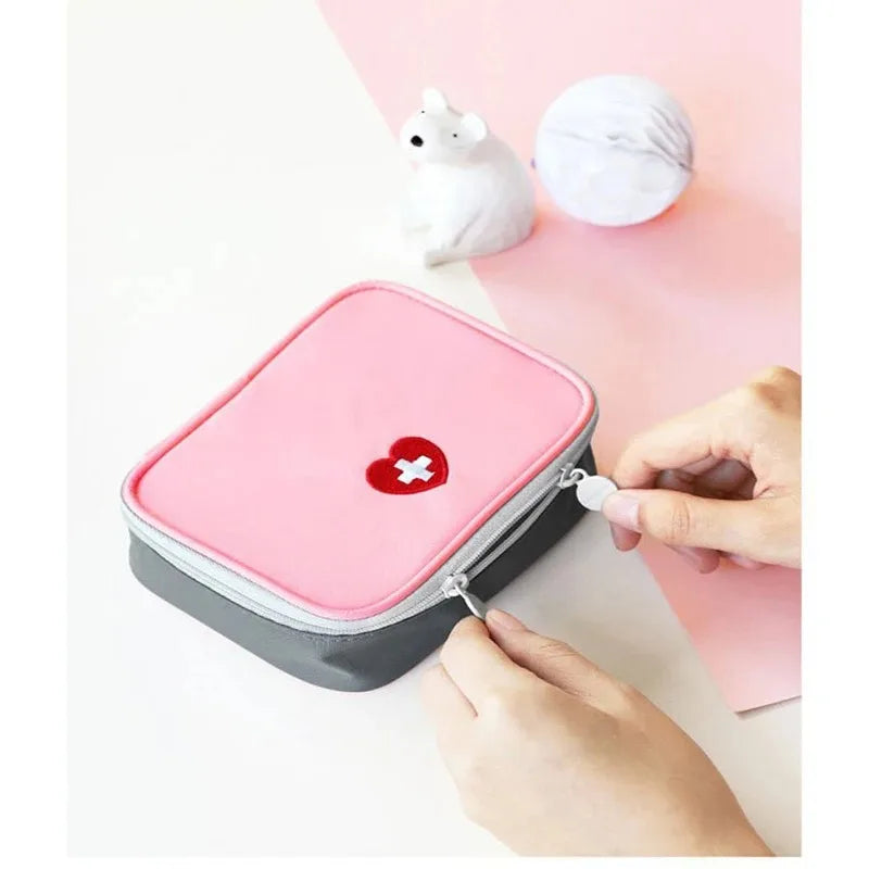 Emergency First Aid Kit Small Medicine Kit Epidemic Prevention Kit Convenient Travel Storage Heart-shaped and Cute Storage