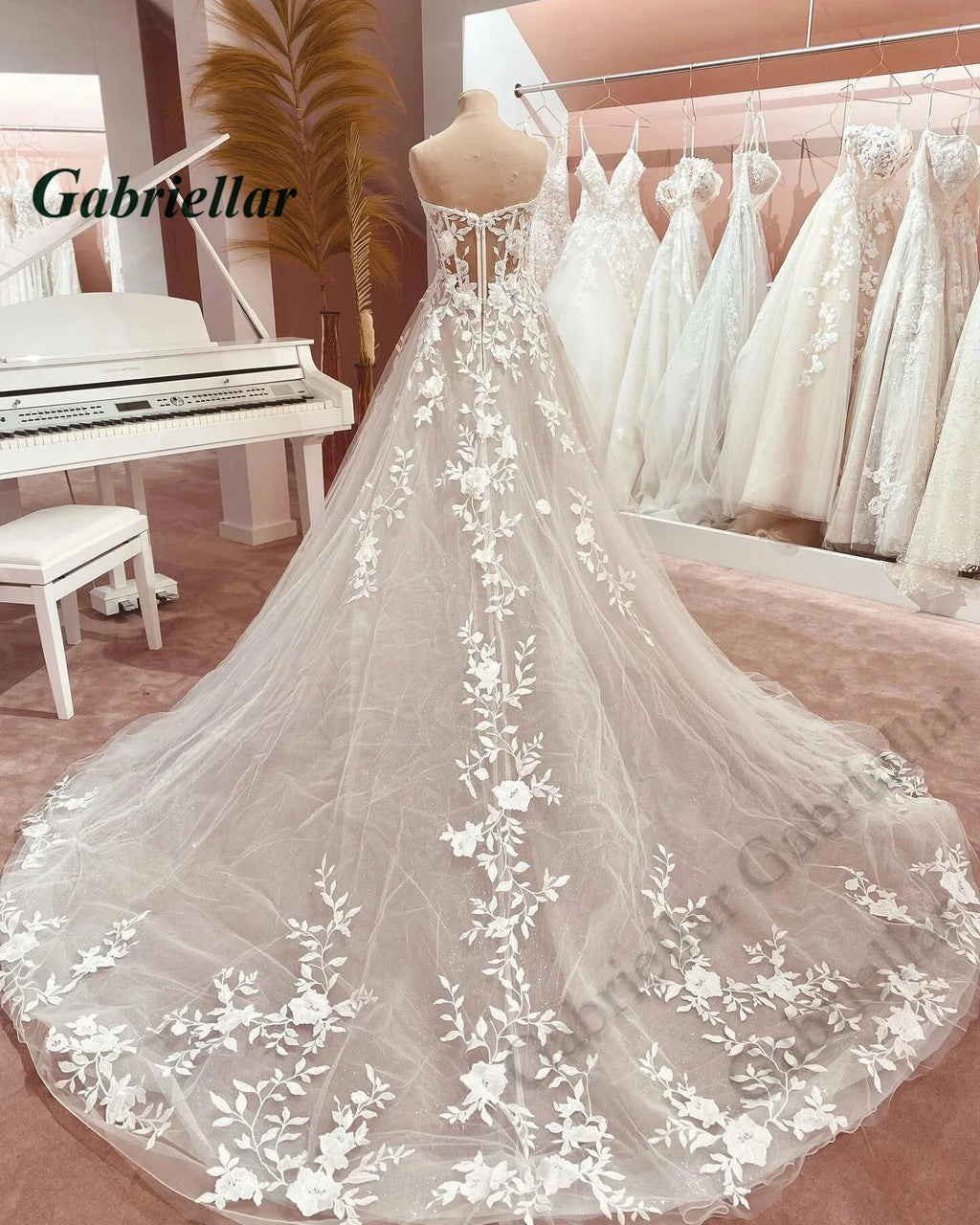 Gabriellar Charming Strapless Wedding Dresses A-line Pleat Lace Appliques Zipper Sweep Train Brautkleid De Mariee Customized