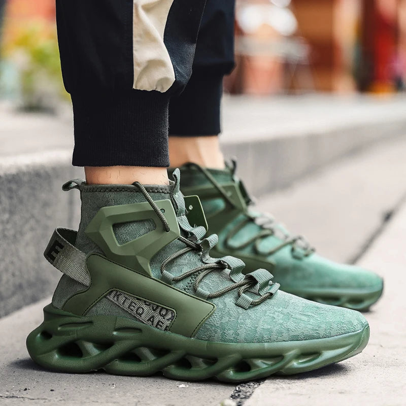 Men's casual sports shoes with soft, breathable soles that keep feet cool; stylish and trendy, comfortable and lightweight.