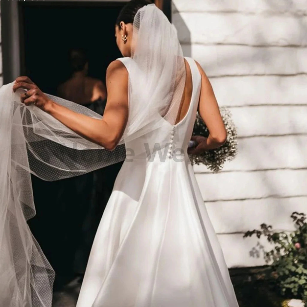 Elegant Square Wedding Dresses for Women Sleeveless  A-Line Simple Satin Bridal Gown Customized