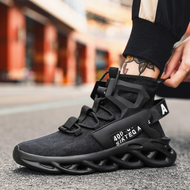 Men's casual sports shoes with soft, breathable soles that keep feet cool; stylish and trendy, comfortable and lightweight.