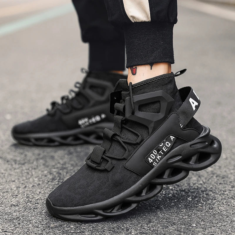 Men's casual sports shoes with soft, breathable soles that keep feet cool; stylish and trendy, comfortable and lightweight.