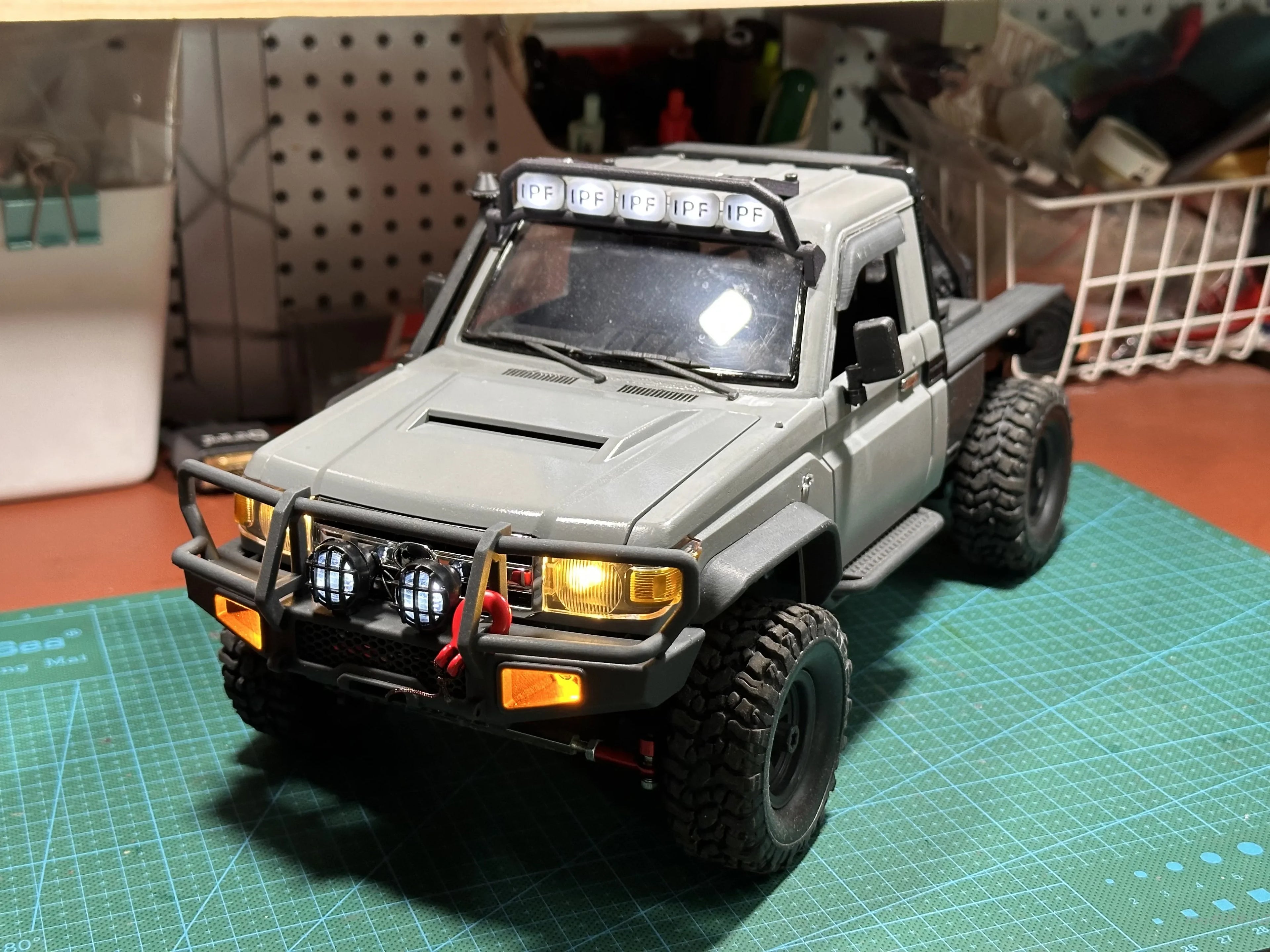 Short Truck Half Truck Off-road Vehicle Accessories Bumper ARB Style Modification Suitable for Remote Control Car MN82